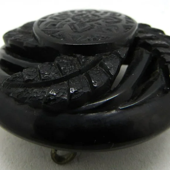 Antique Victorian Carved Jet Mourning Brooch Fern Frond Design - Picture 6 of 8